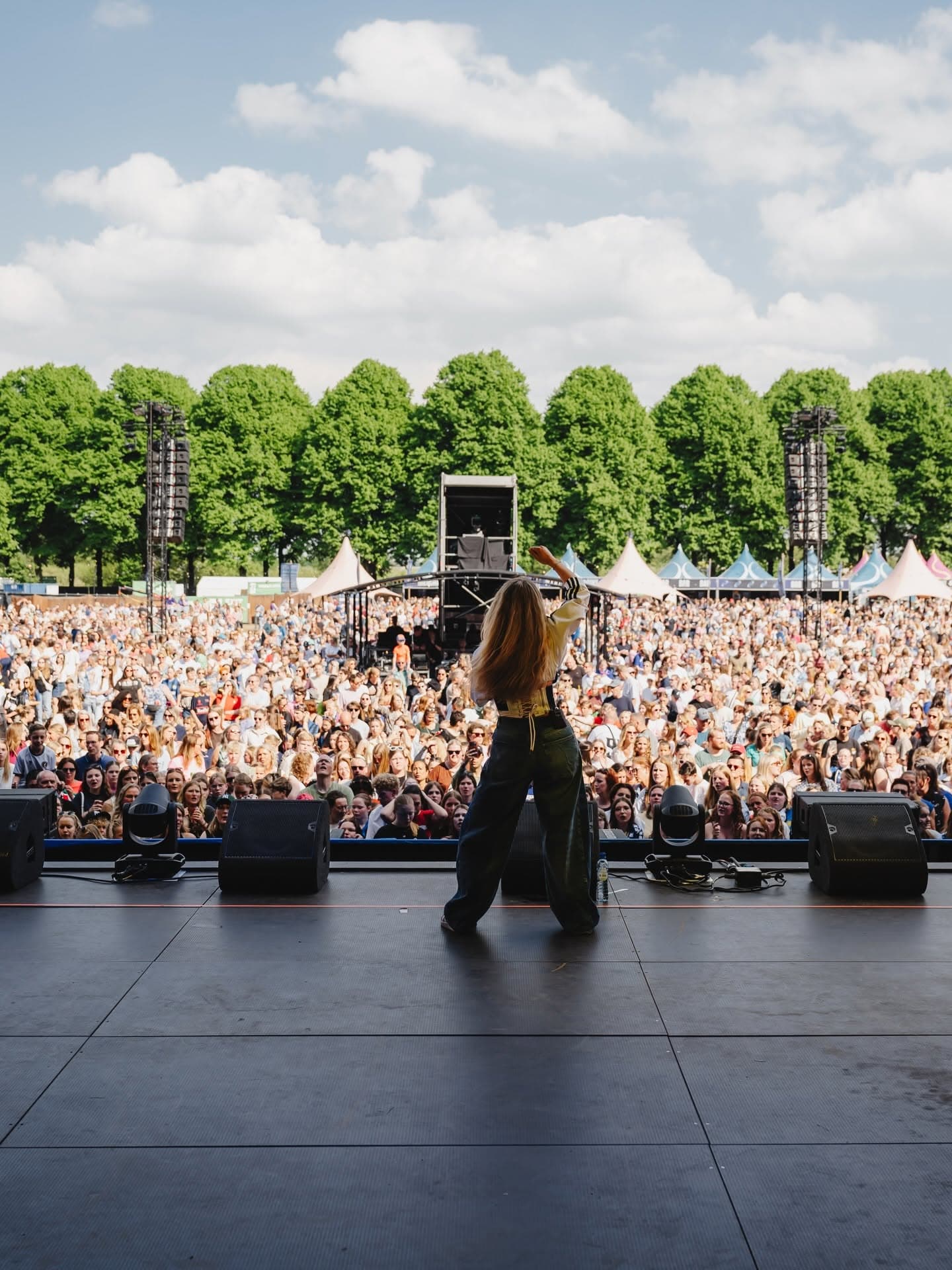 Mara Julia boeken voor een bedrijfsfeest