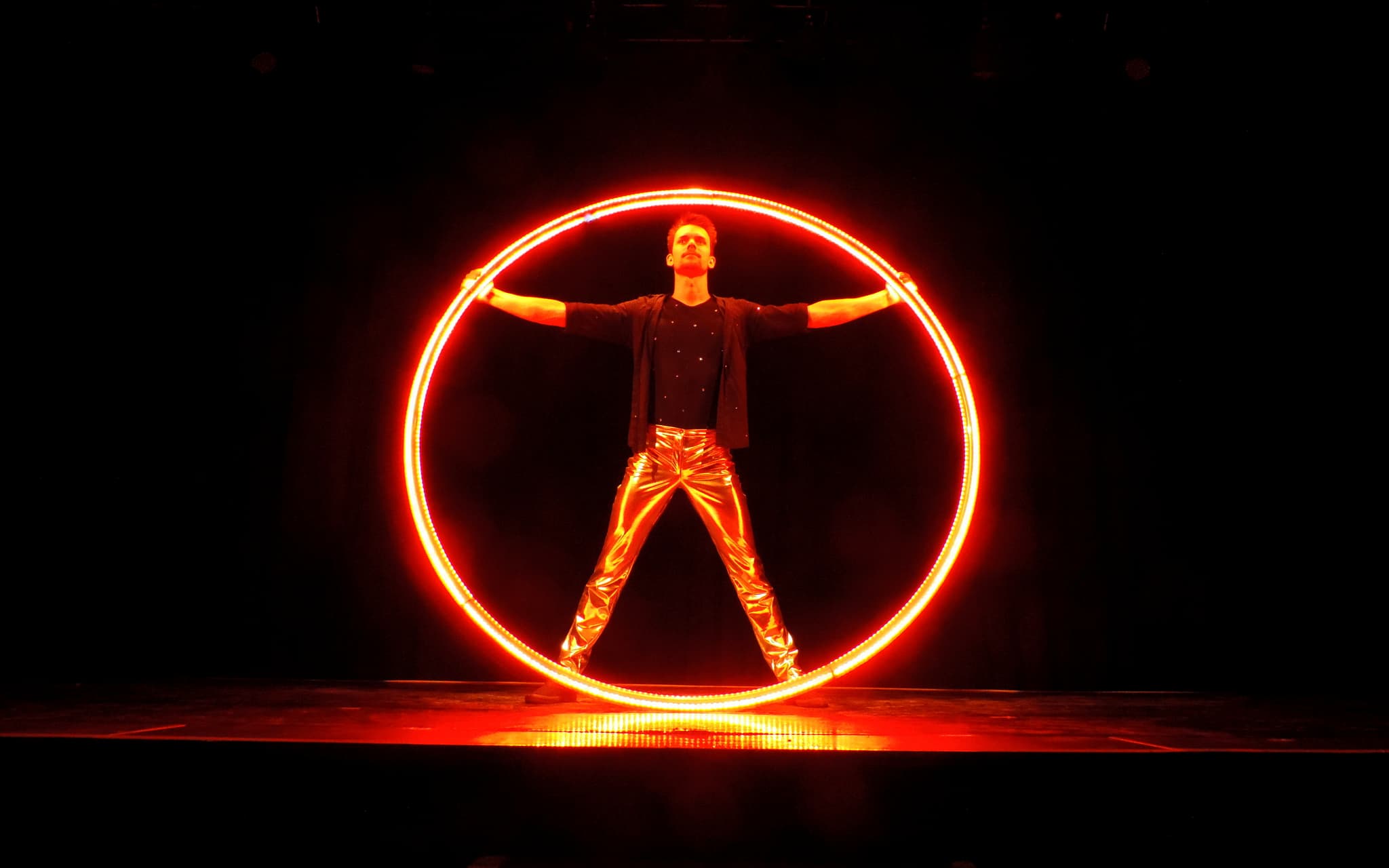Cyr Wheel Show boeken voor een bedrijfsfeest