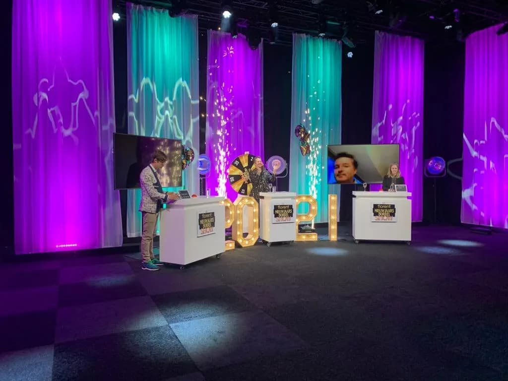 De Nieuwjaarsborrel Show boeken voor een bedrijfsfeest