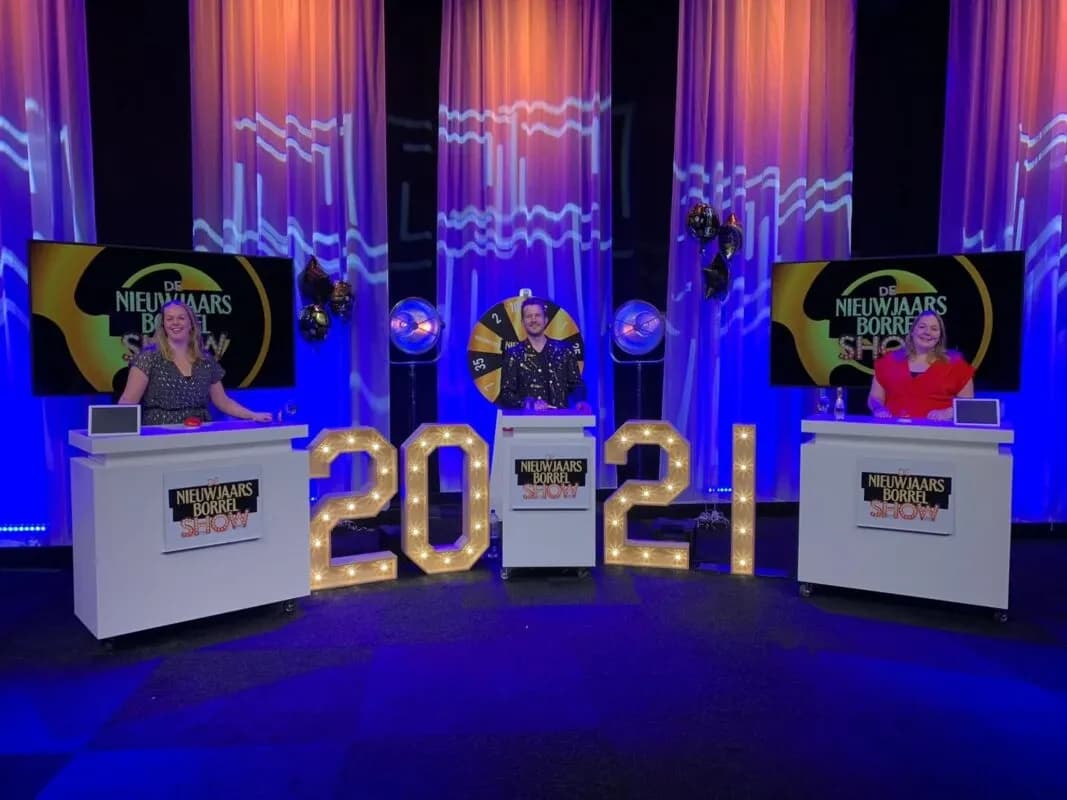 De Nieuwjaarsborrel Show boeken voor een bedrijfsfeest