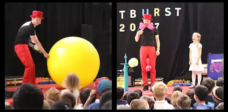 Twee podiumfoto’s van Pieter met een grote ballon en een kind uit het publiek